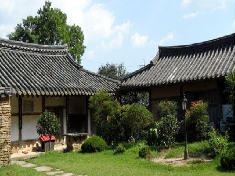 Goseong Choi Pilgan'S Old House Hotel Exterior foto